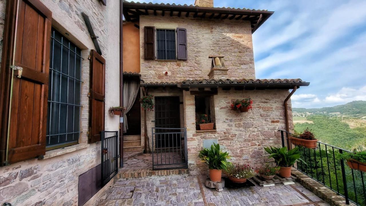 La Scuola Del Castello Localita San Giovanni Spello Eksteriør billede